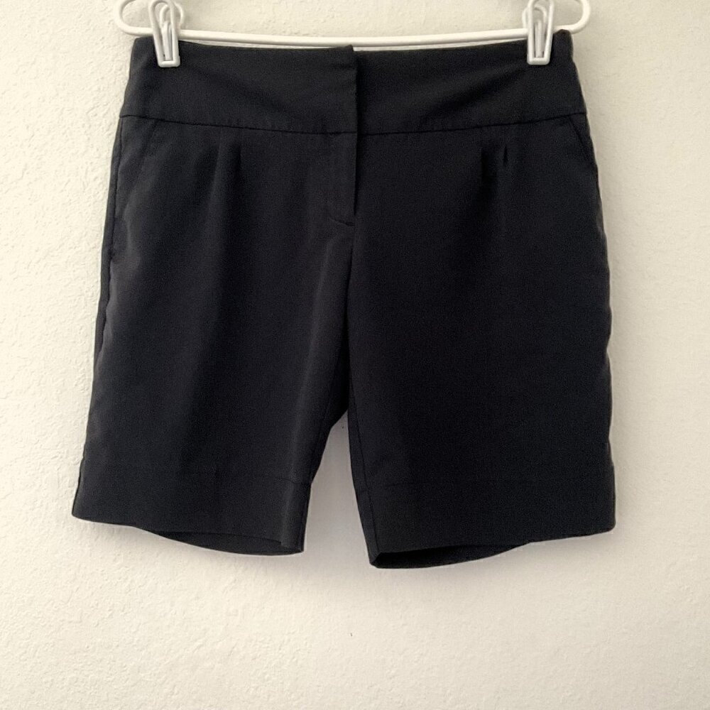 STUDIO Y BLACK TAILORED DRESS SHORTS - SIZE 7/8